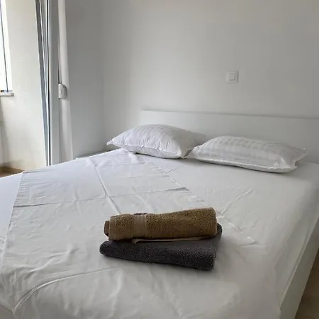 Lola Apartment *